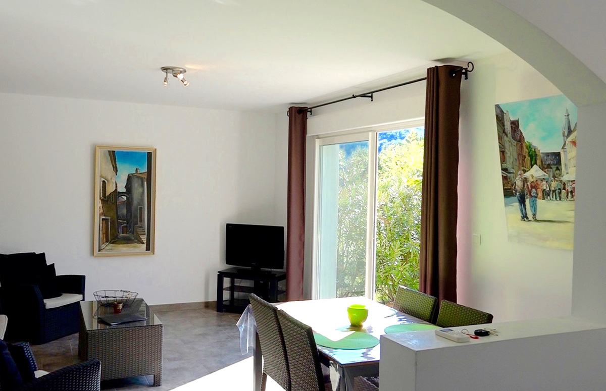 villa Ardeche avec piscine privée, villa de charme séjour équipé tout confort